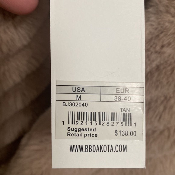 NWT BB Dakota Faux Fur Beige Jacket. - Picture 7 of 7